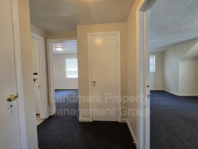 Building Photo - 15205 Maplewood Ave