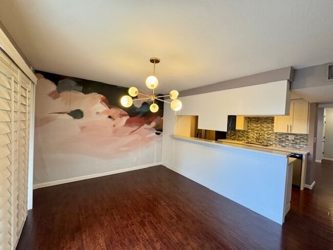 Building Photo - Gorgeous Walnut Creek Townhome 2 bedroom, 2.5 bath with 1 car garage in Sunset Park