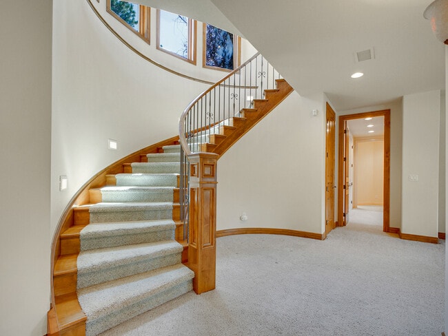 Building Photo - 30296 Snowbird Ln