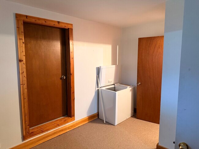 Building Photo - 5039 W Clayton Rd