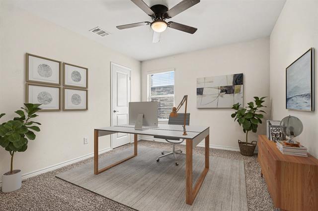 Building Photo - 611 Saddle Club Way