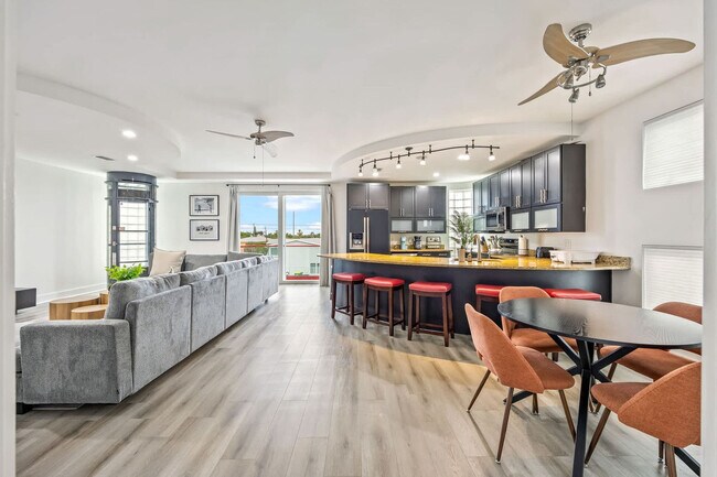 Building Photo - 873 S Atlantic Ave