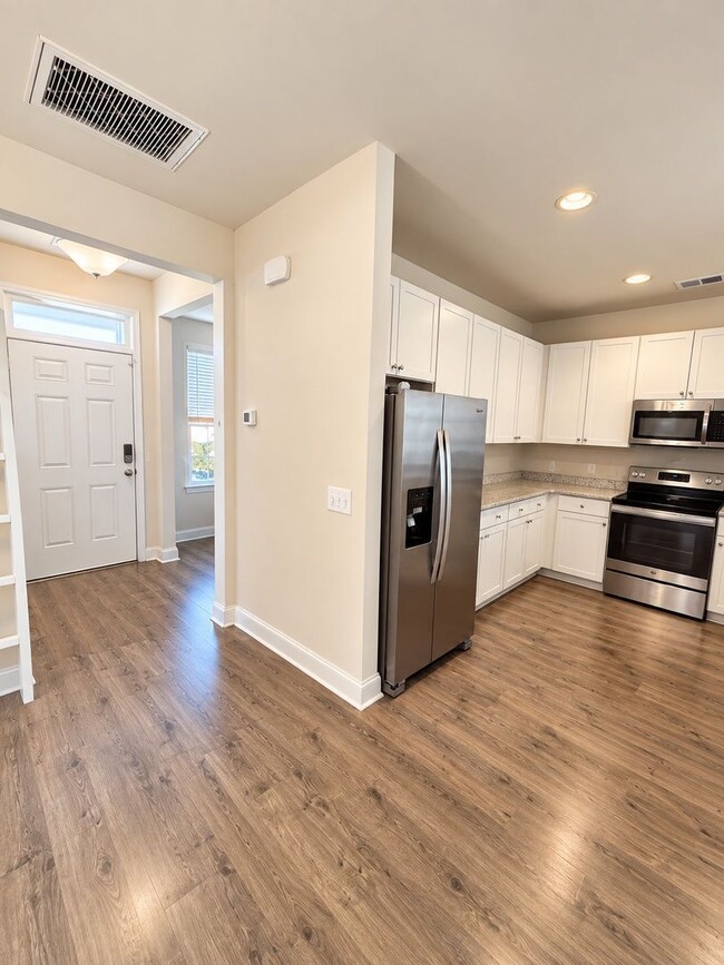 Building Photo - 7775 Montview Rd