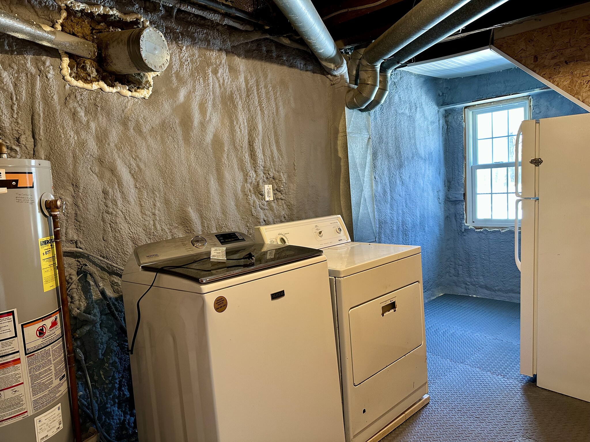 Main floor laundry/utility room - 20 Echo Valley Rd