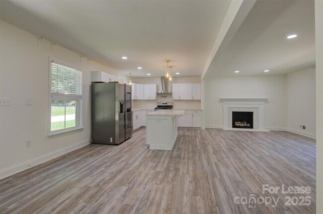 Building Photo - 3900 Rhodes Ave