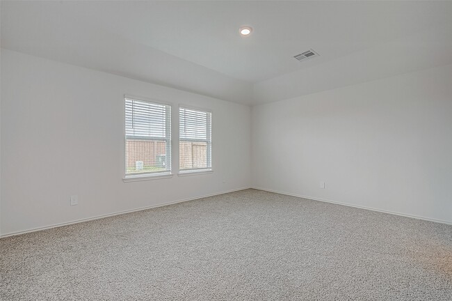 Building Photo - 5034 Balcolm Dr