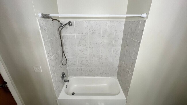 Building Photo - Beautiful 3 Bedroom, 1.5 Bathroom Home in Deland!!