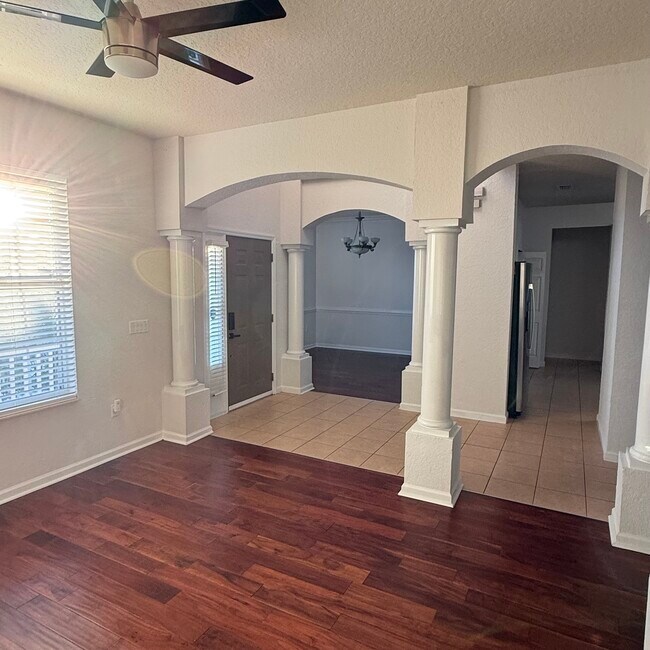 Building Photo - 2914 River Birch Dr