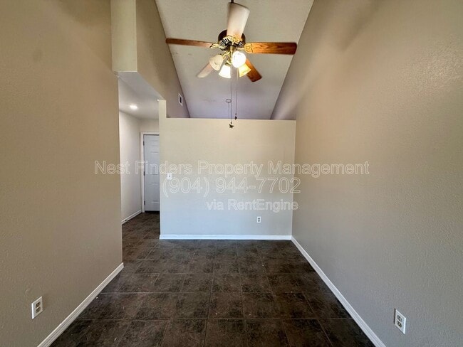 Building Photo - 2429 N Seabury Pl