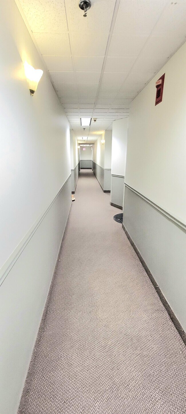 Building Photo - 2 Manchester St