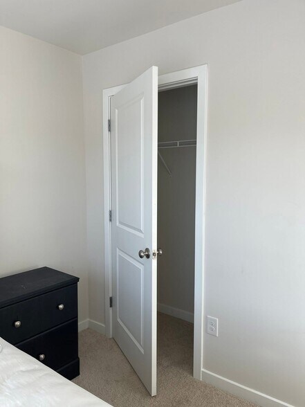 Building Photo - 351 Soft Rush Ln