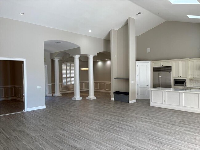 Building Photo - 3265 Hidden Lake Dr