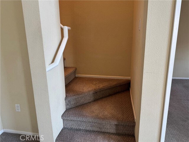 Building Photo - 2414 Scholarship