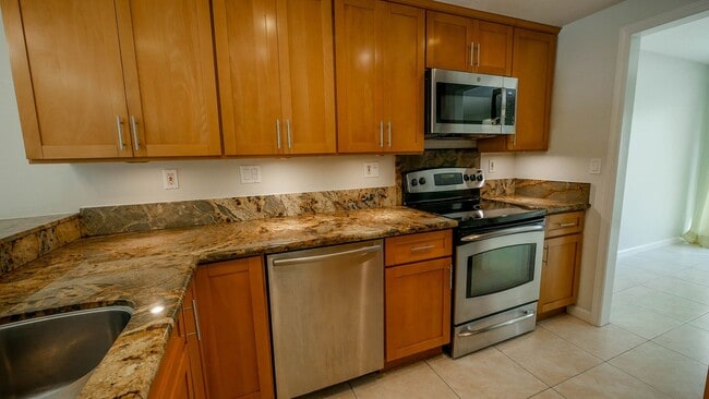 Building Photo - “Move-In Special” $1,000 off the first mon...