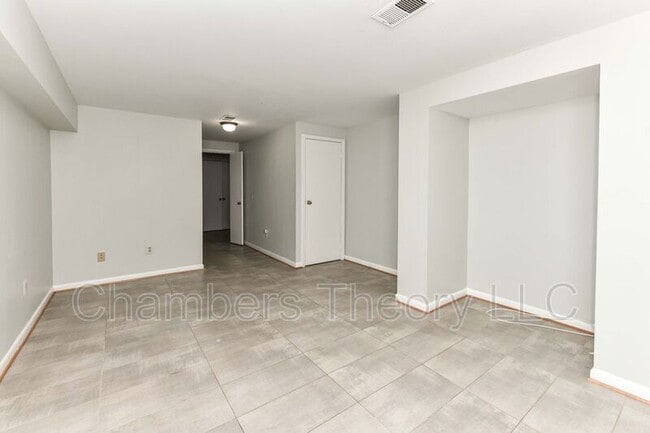 Building Photo - 1121 Portner Rd