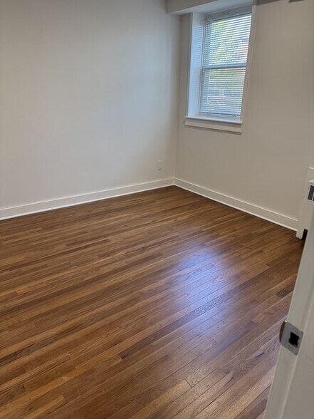 Newly Renovated - 604 Chestnut St