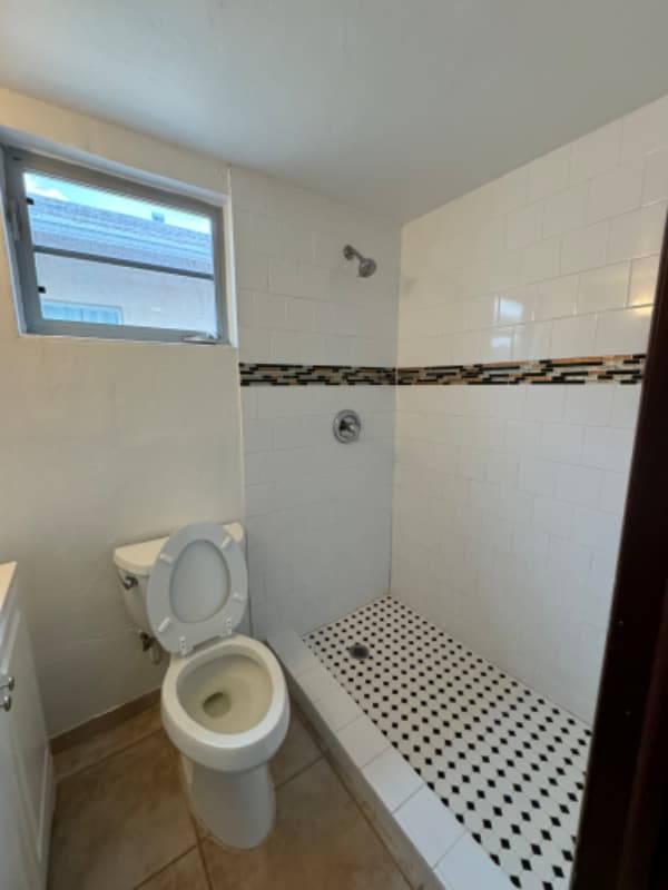 Building Photo - 251 NE 41st St