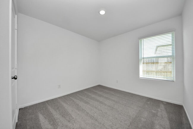 Building Photo - 10411 Birds Nest Dr