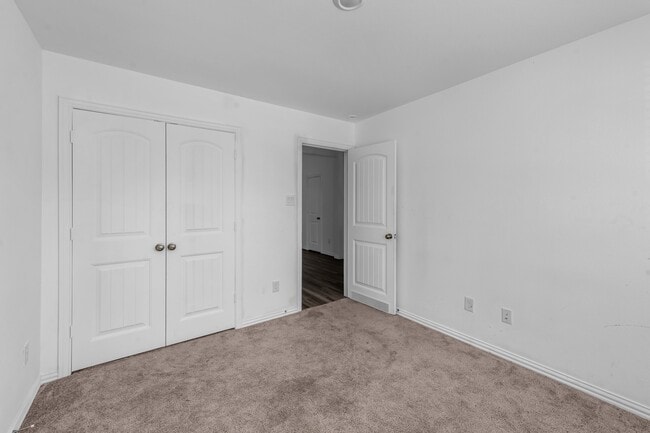 Building Photo - 15918 Tug Ct