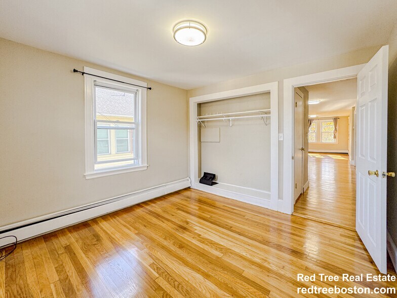 Building Photo - 19 Town Hill St