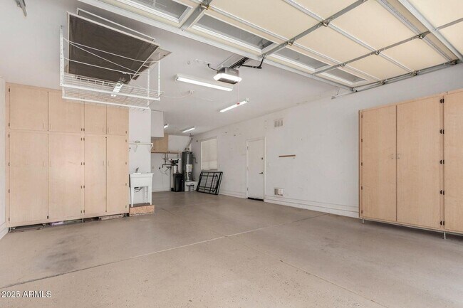 Building Photo - 2585 E Carob Dr