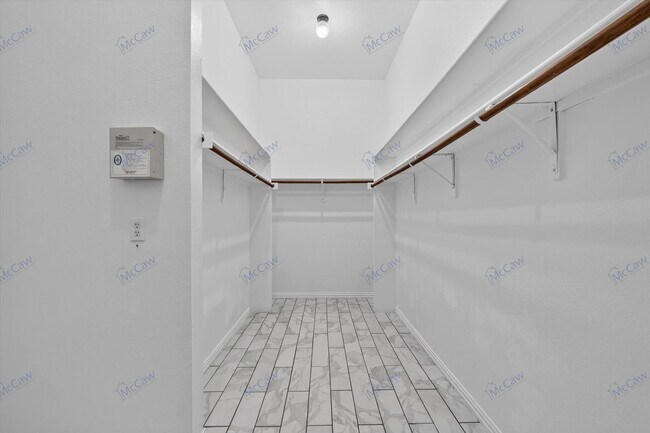 Building Photo - 608 Walnut Hollow Dr