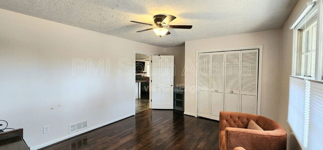 Building Photo - 1240 Flat Rock Rd