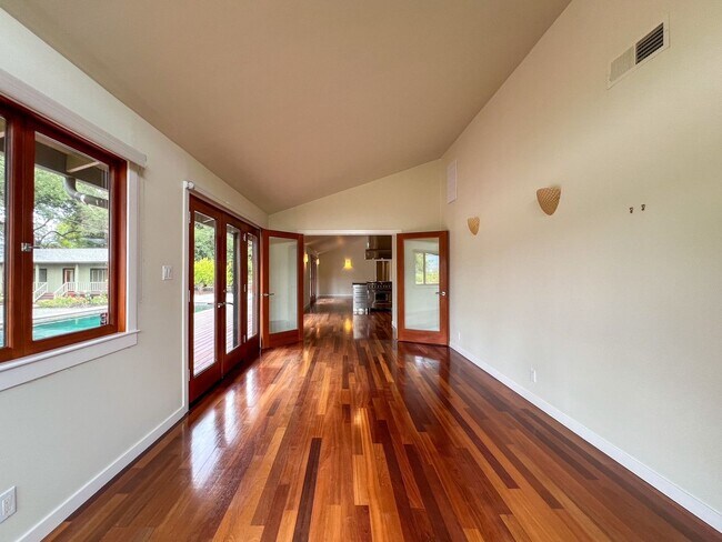 Building Photo - 1146 Ragatz Ln