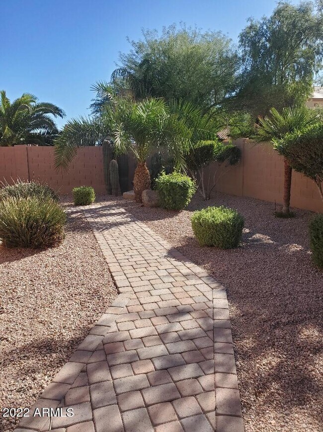 Building Photo - 46059 W Barbara Ln