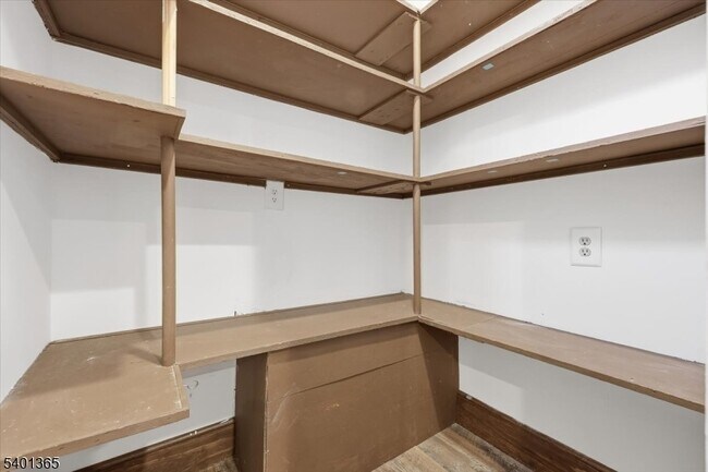 Building Photo - 274 Crawford Terrace