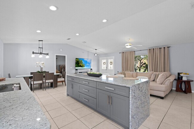 Building Photo - 3238 SW Constellation Rd