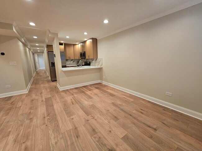 Building Photo - 1502 W Jonquil Terrace