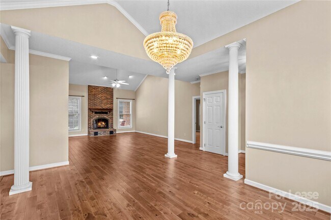 Building Photo - 4522 Long Cove Dr