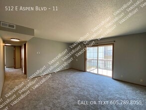 Building Photo - 512 E Aspen Blvd