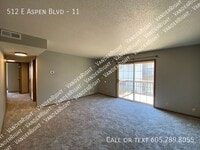 Building Photo - 512 E Aspen Blvd