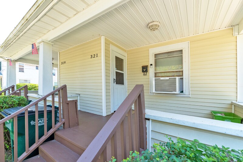 Building Photo - 321 W Lapeer St