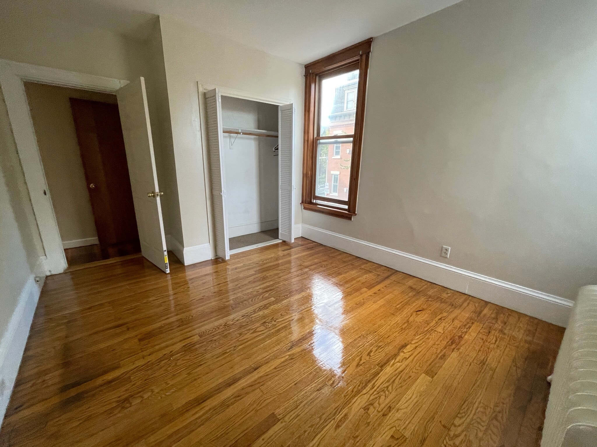 Building Photo - 338 K St