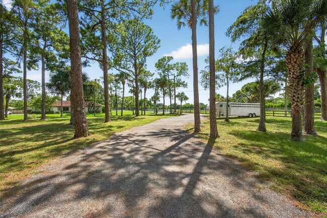 Building Photo - 17218 Shetland Ln