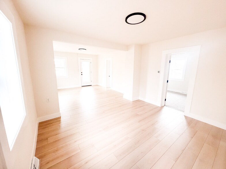 Building Photo - 509 11th St