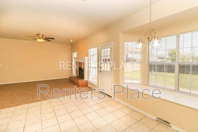 Building Photo - 9209 S 73rd E Ave