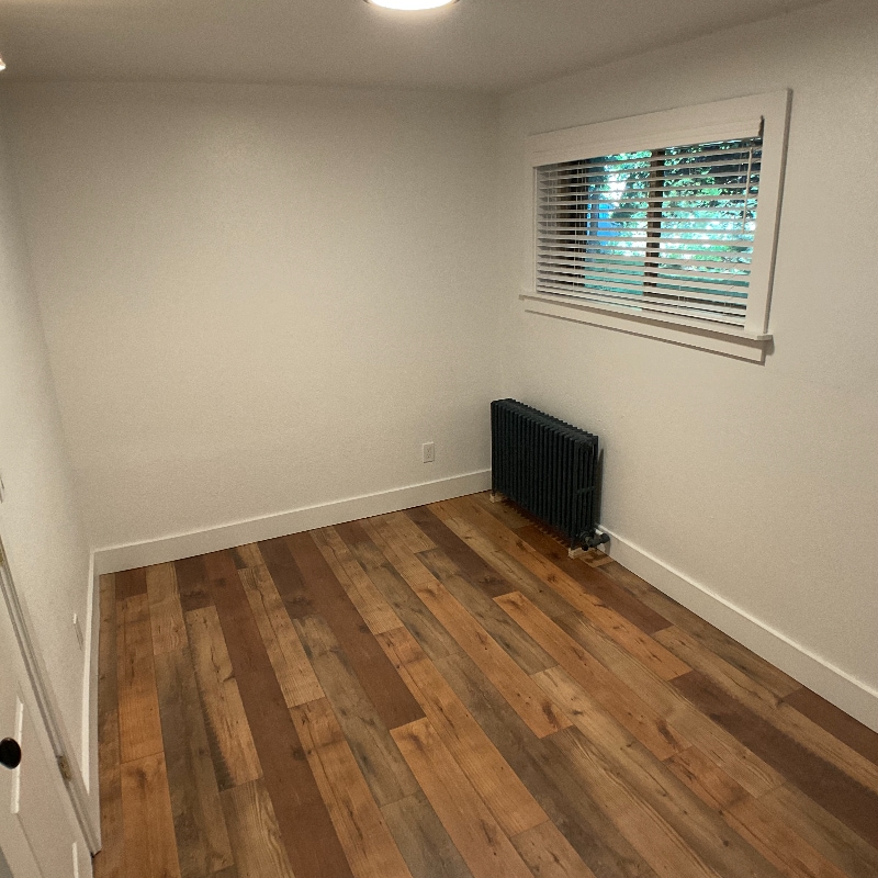 Building Photo - 733 E Warm Springs Ave