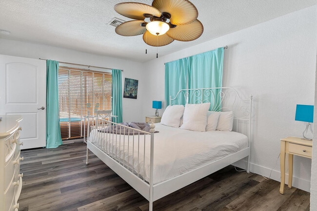 Building Photo - 3221 Spanish River Dr