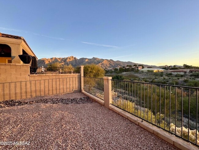 Building Photo - 5926 N Campo Abierto