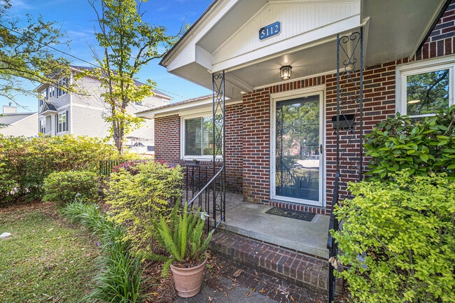 Building Photo - 5112 Victoria Ave