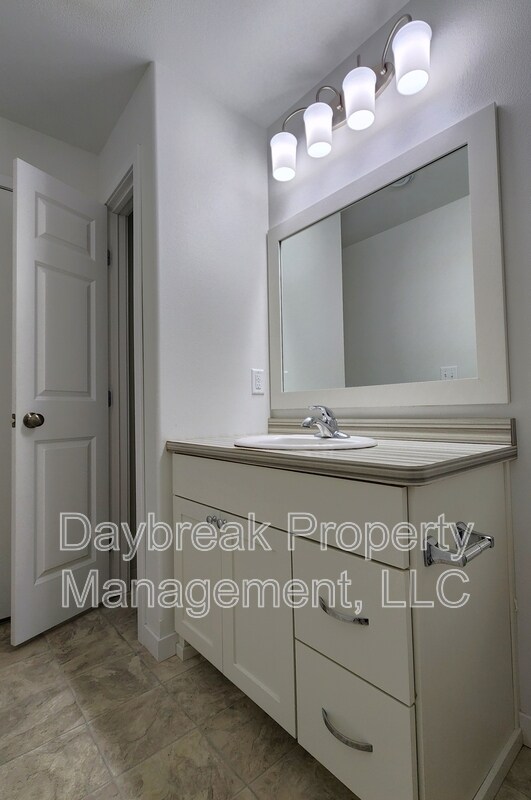 Building Photo - 2584 66th Ave S