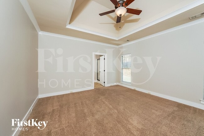 Building Photo - 2044 Highview Way