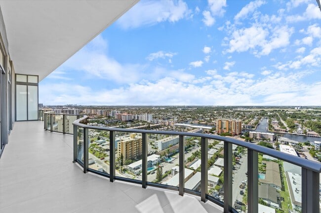 Building Photo - 900 N Ocean Blvd