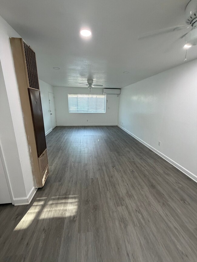 Building Photo - 8758 Lomita Dr