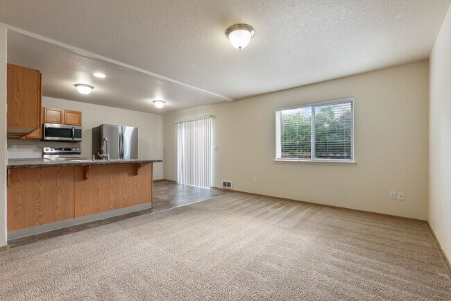 Building Photo - Spacious 4-Bedroom Home in SE Portland