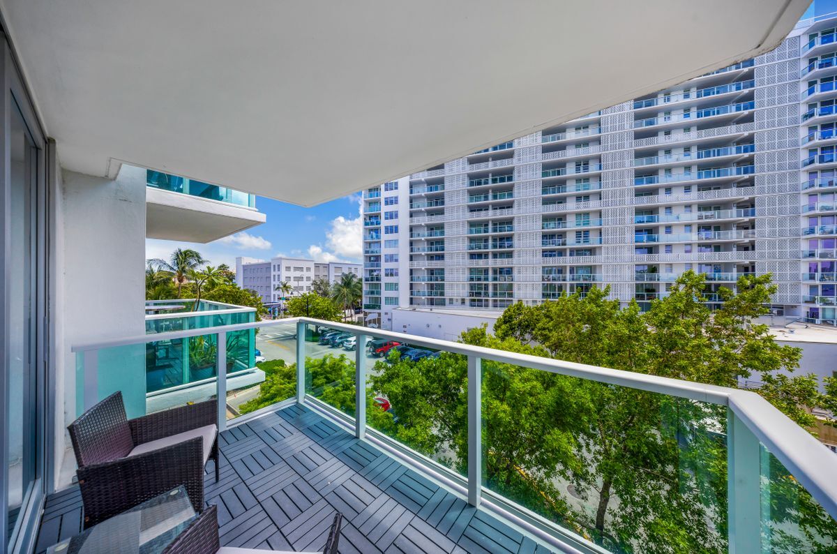 Building Photo - 1000 West Ave